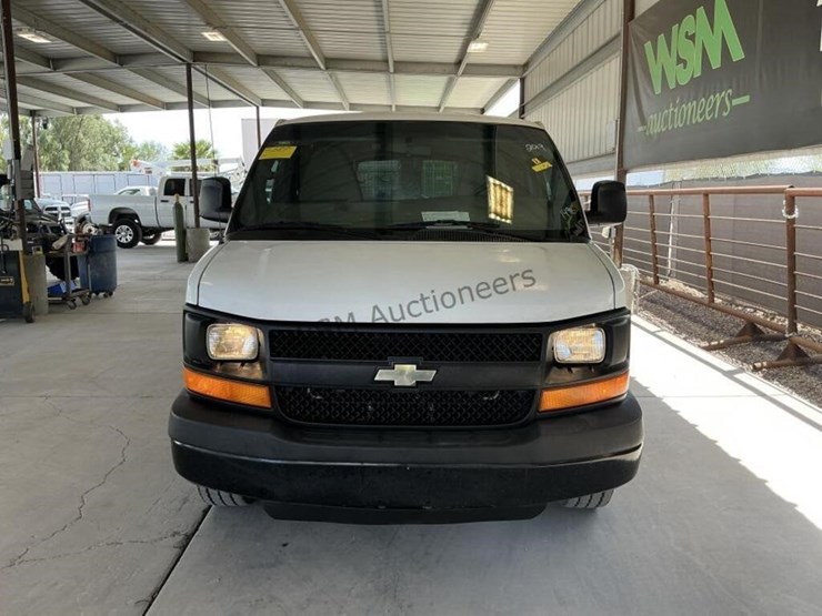 2014-chevrolet-express-3500-image-3