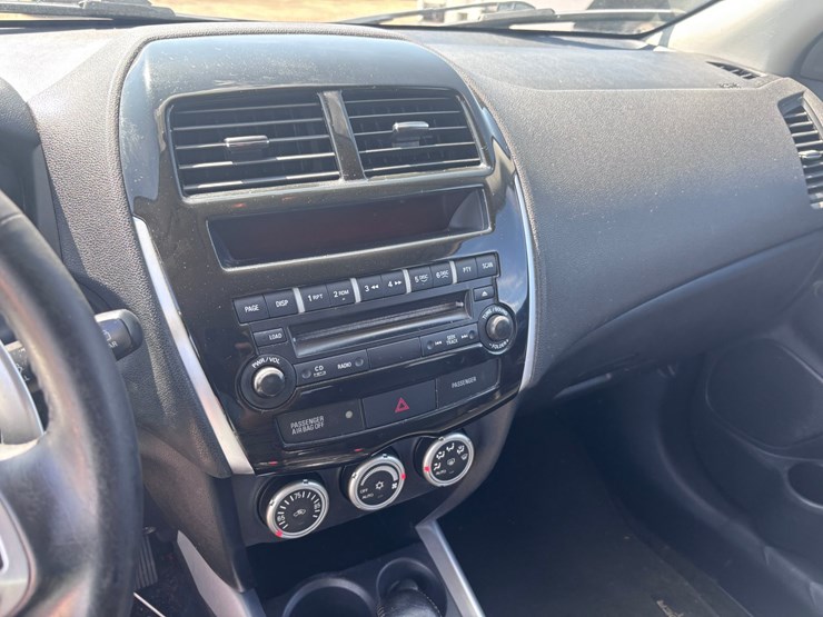 2011-mitsubishi-outlander-image-11