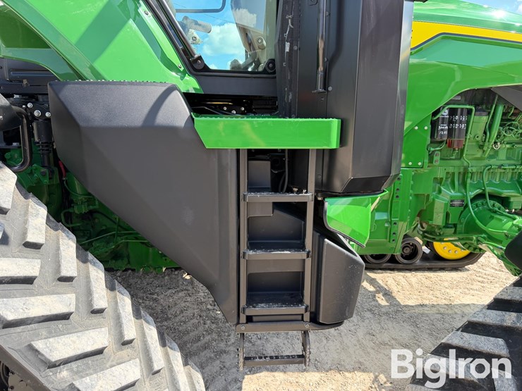 2021-john-deere-8rx-410-image-16