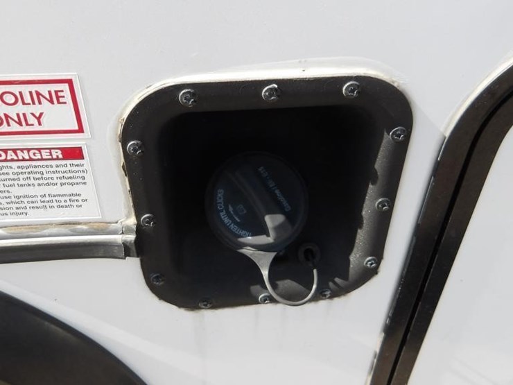 2021-ford-e450-image-8