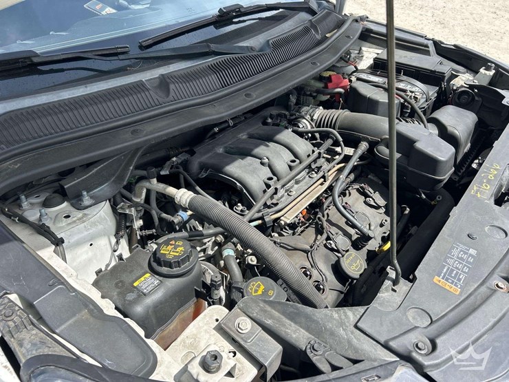 2016-ford-explorer-image-8