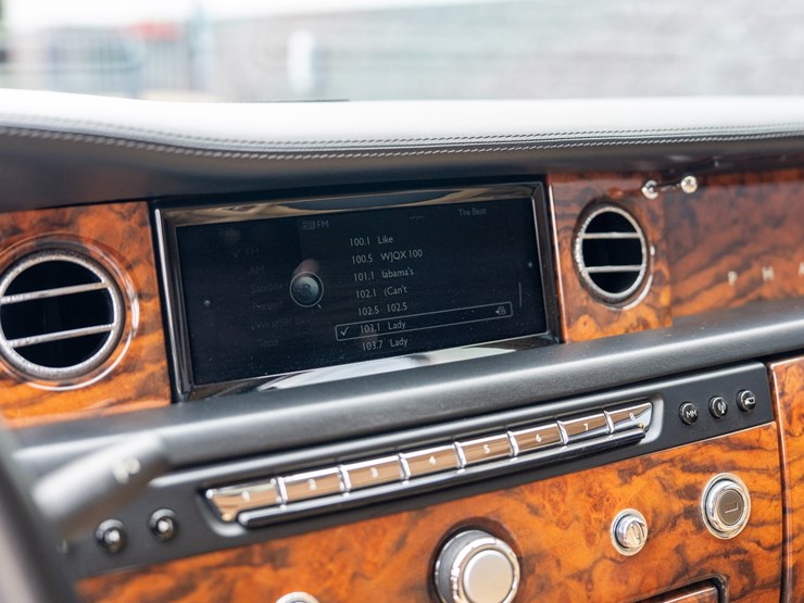 #110-•-2014-rolls-royce-phantom-sedan-image-51