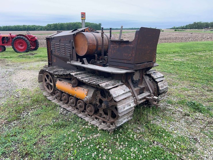 cletrac-25-crawler-image-3