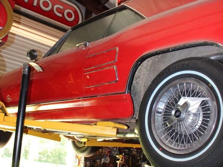 #143-•-1964-buick-riviera-image-15