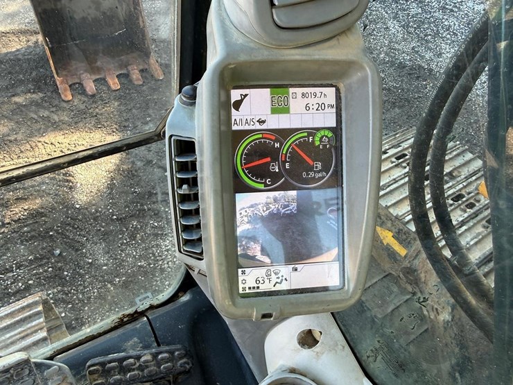 2016-deere-245g-lc-image-22