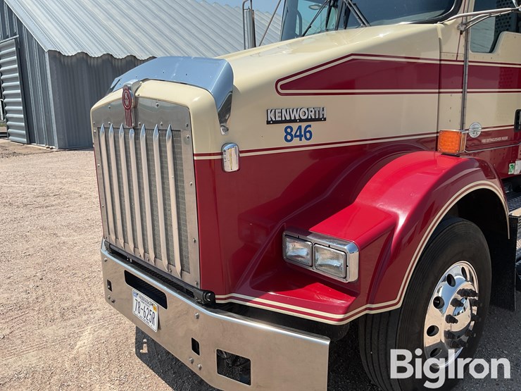 2012-kenworth-t800-image-11
