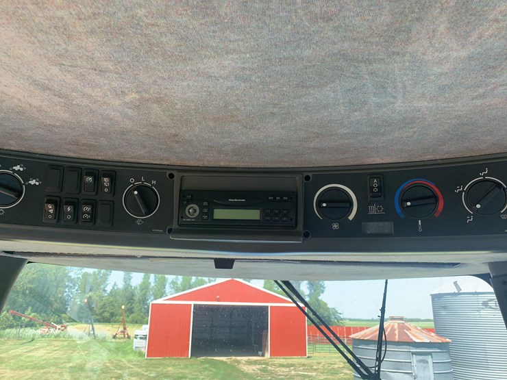 2004-new-holland-tj375-image-22