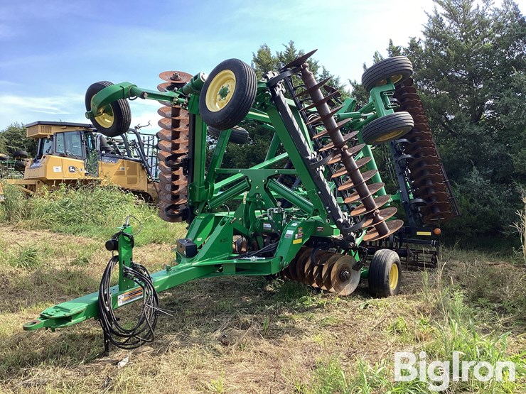 2012-john-deere-2623-image-3