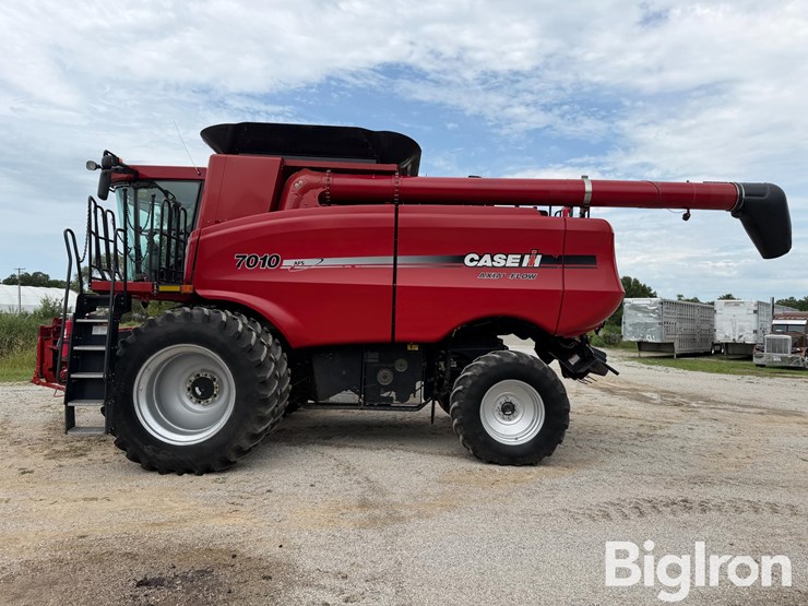 2008-case-ih-7010-image-8
