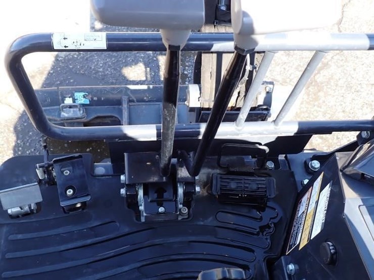 2021-deere-17g-image-25