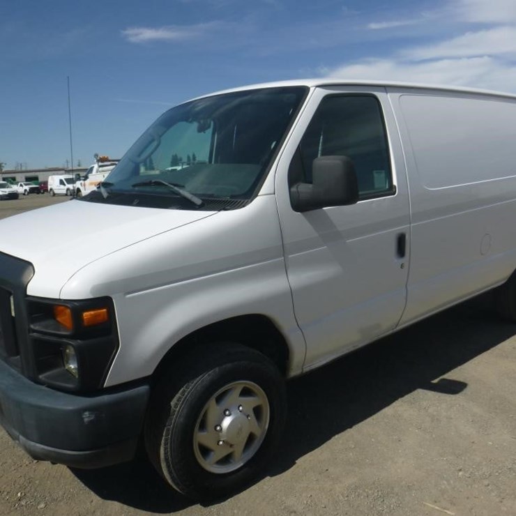 2012 FORD CARGO