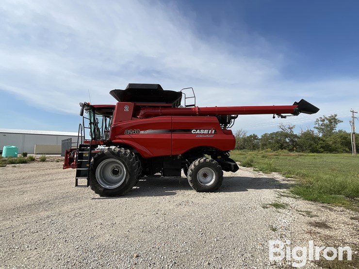 2015-case-ih-8240-image-8