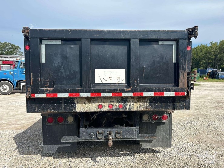 2010-ford-f750-image-29
