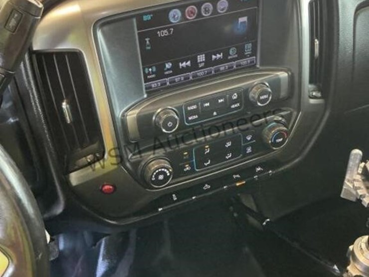 2018-chevrolet-silverado-1500-image-19