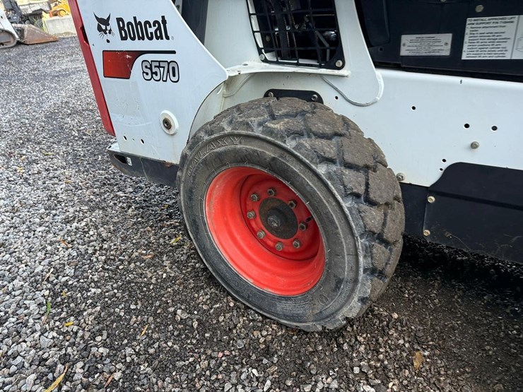 2017-bobcat-s570-image-13