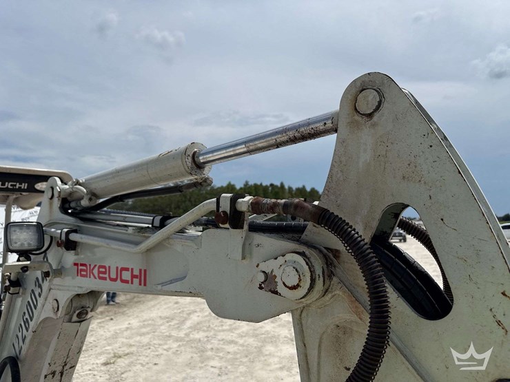 2022-takeuchi-tb225-image-14
