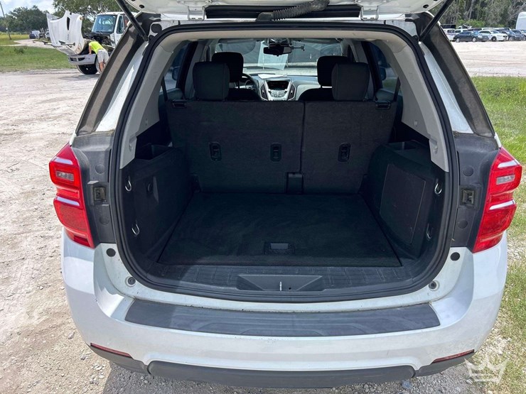 2017-chevrolet-equinox-image-25