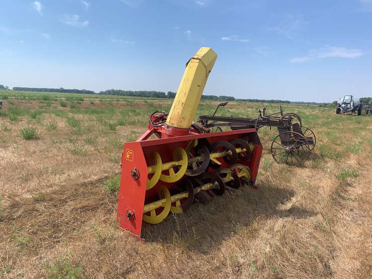 farm-king-snowblower-image-4