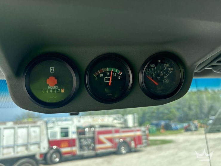 2010-ford-f750-image-24