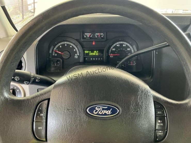 2009-ford-e350-image-18