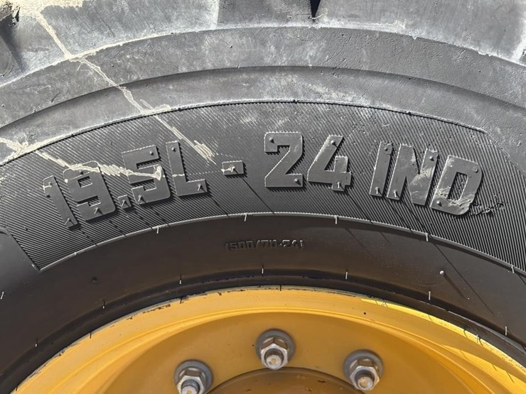 2012-caterpillar-420f-image-31