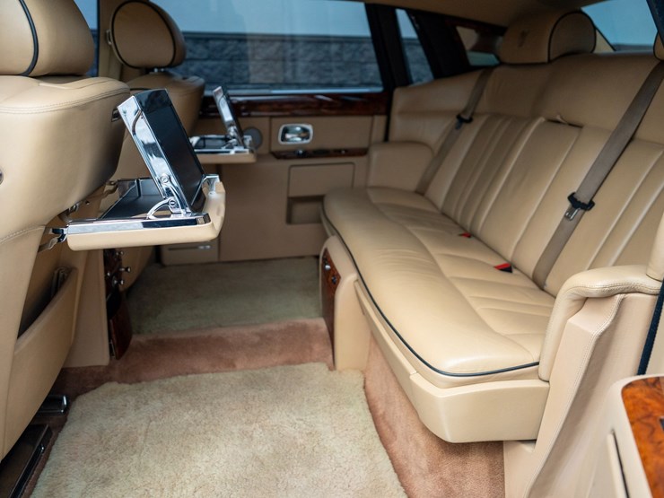 #110-•-2014-rolls-royce-phantom-sedan-image-44
