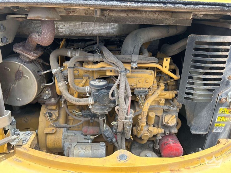 2015-caterpillar-304e2-mini-excavator-image-7