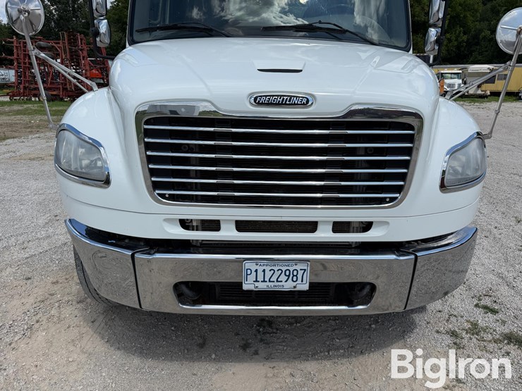 2016-freightliner-m2-t/a-6x4-flatbed-truck-image-11