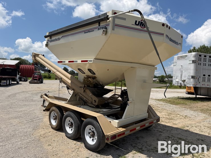 2011-unverfeth-seed-runner-3750-tri/a-two-compartment-seed-tender-image-7