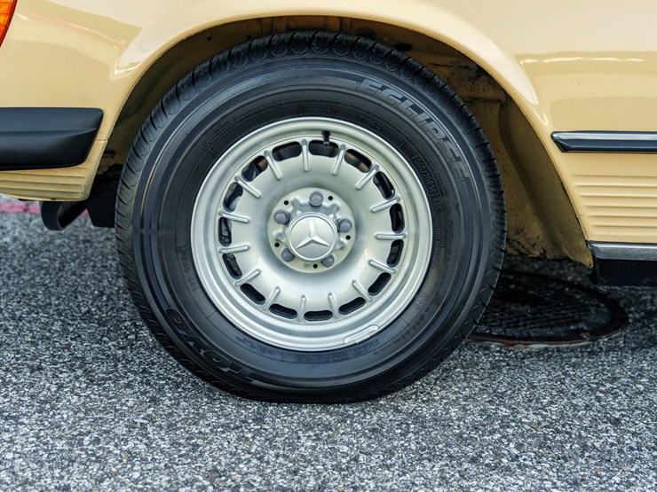 #122-•-offered-at-no-reserve-|-1980-mercedes-benz-450sl-convertible-image-24