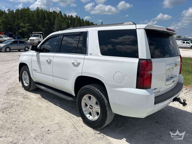 2016-chevrolet-tahoe-image-4