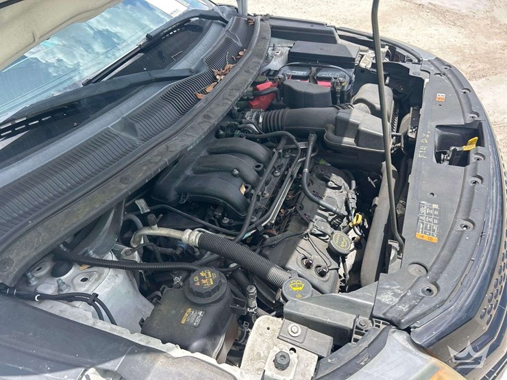 2014-ford-explorer-image-9