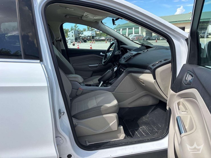 2014-ford-escape-image-19