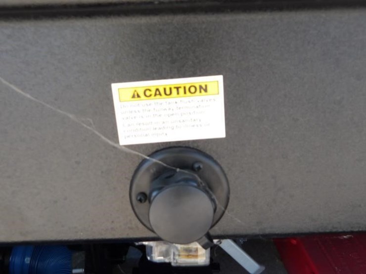 2021-ford-e450-image-32