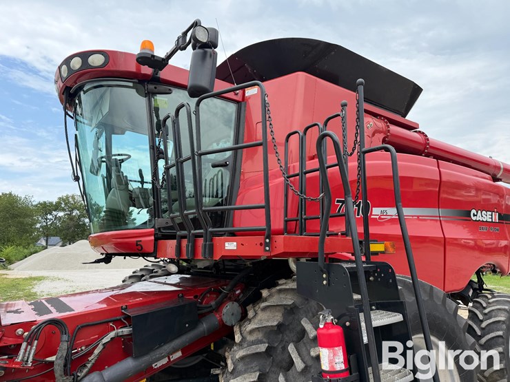 2008-case-ih-7010-image-9