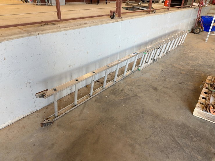 werner-26'-aluminum-extension-ladder-image-1