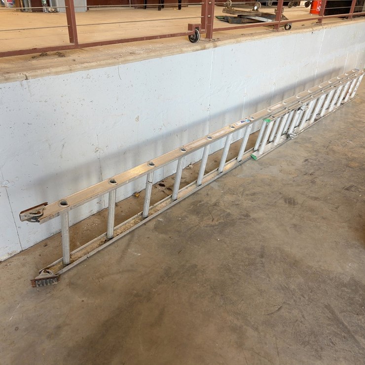 WERNER 26' ALUMINUM EXTENSION LADDER