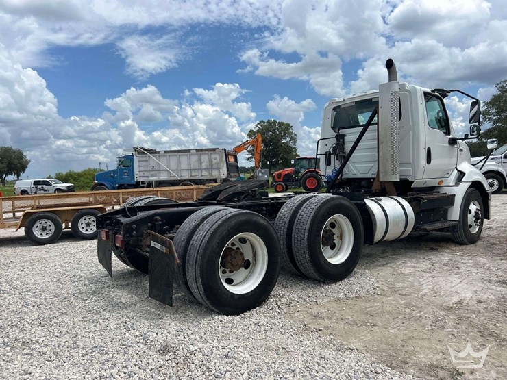 2021-international-rh613-t/a-day-cab-truck-tractor-image-3