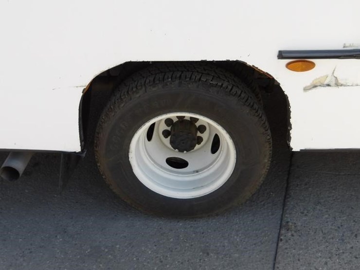 2021-ford-e450-image-5
