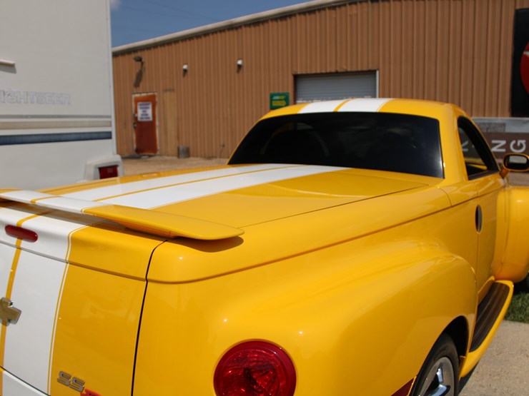 #135-•-offered-at-no-reserve-|-2005-chevrolet-ssr-image-16