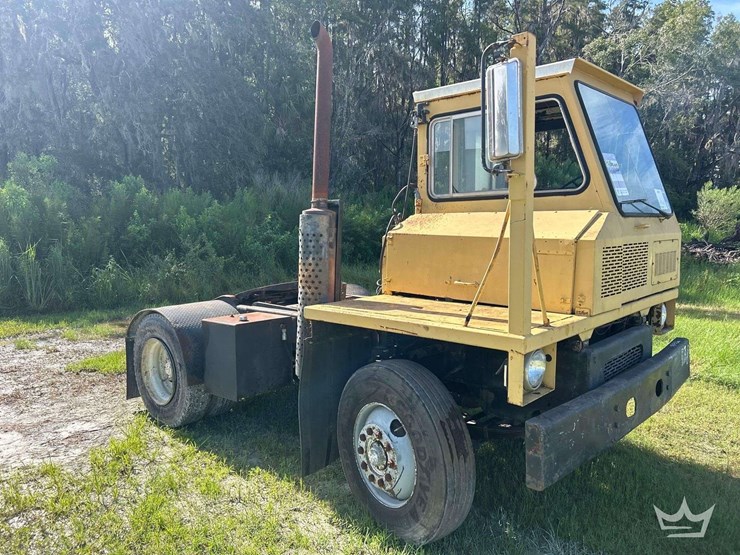 yard-spotter-truck-image-2