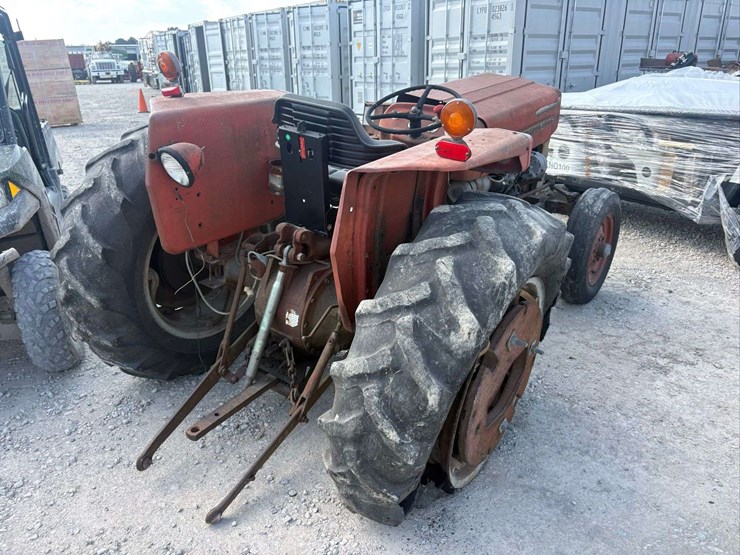 massey-ferguson-135-image-9