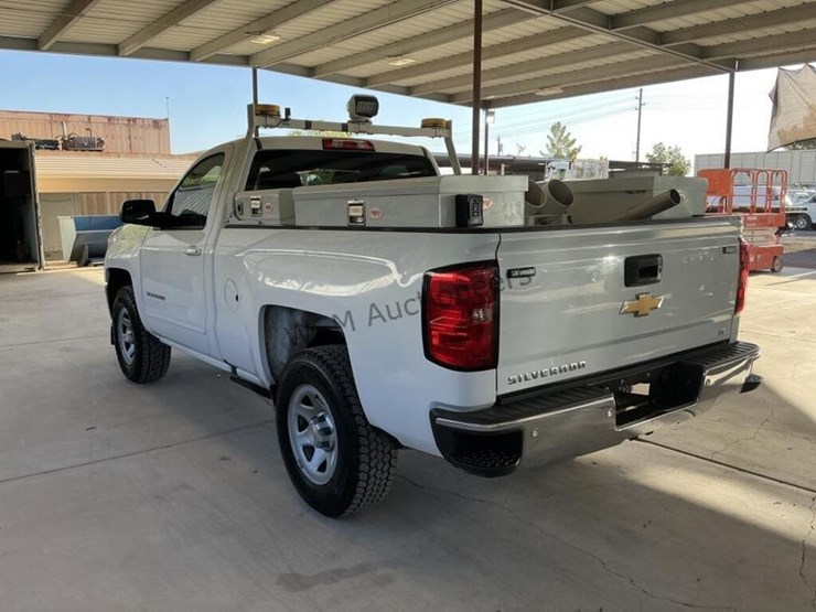2018-chevrolet-silverado-1500-image-5