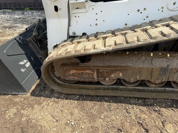 2022-bobcat-t770-image-16