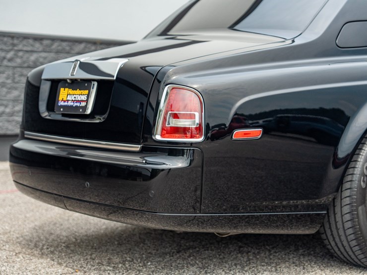 #110-•-2014-rolls-royce-phantom-sedan-image-34