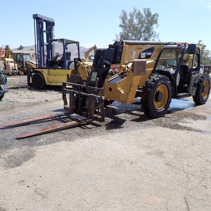 2020 CATERPILLAR TL943D