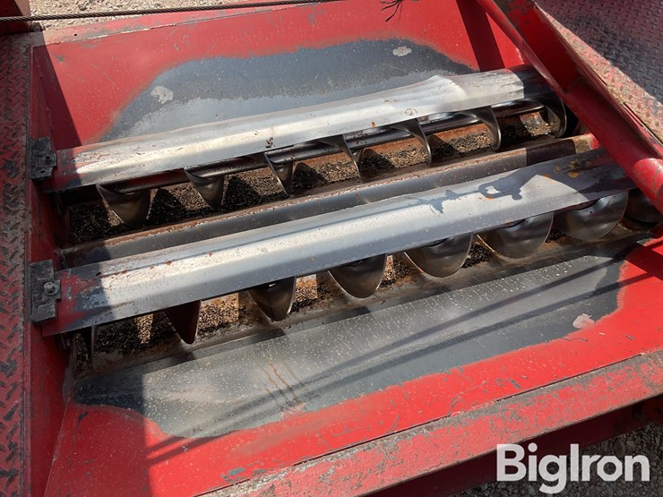 baasch-&-sons-drive-over-auger-image-15