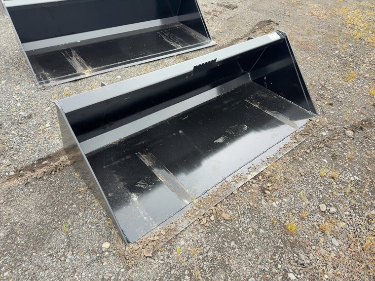 66"-gp-bucket-image-4