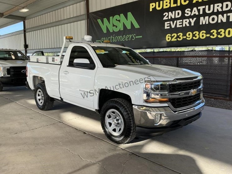 2018-chevrolet-silverado-1500-image-2