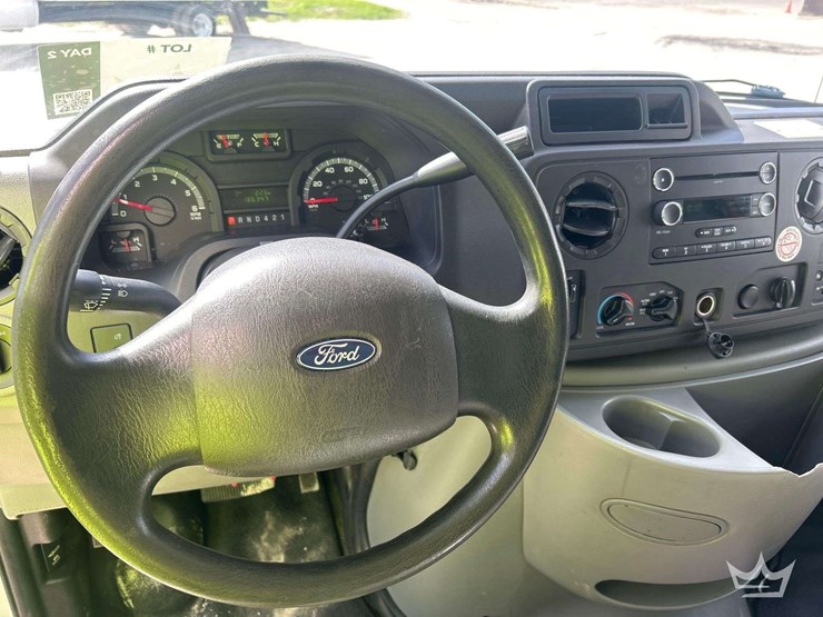 2019-ford-e350-image-12